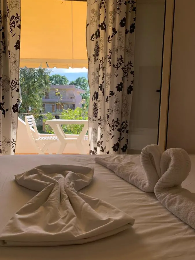 Hotel Vila Andi Zverneci