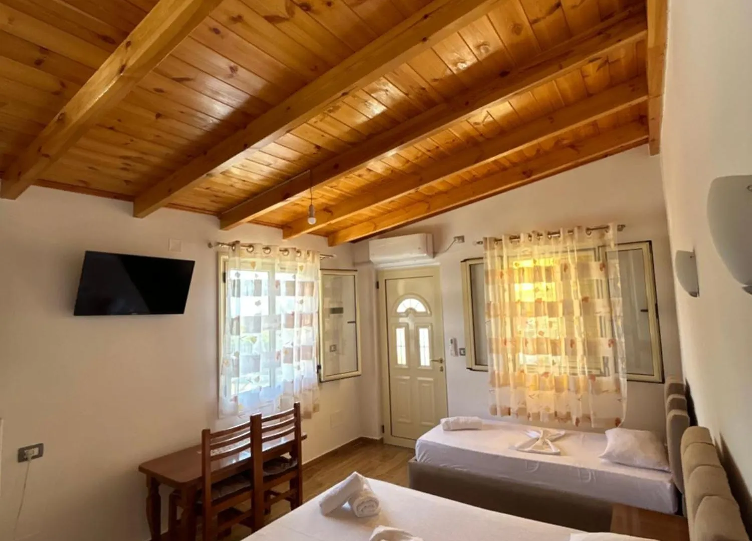 Hotel Vila Andi Zverneci